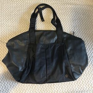 Great Condition Lululemon gym travel bag